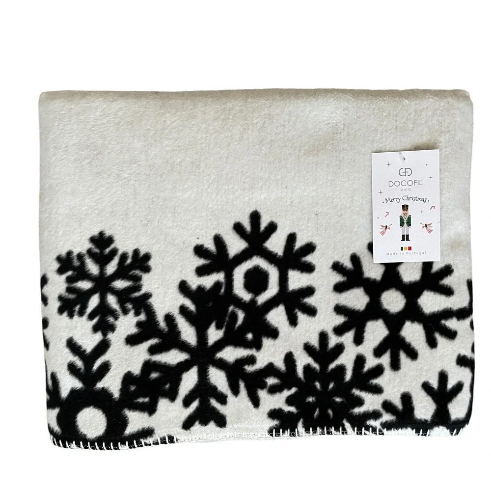 Docofil Christmas SNOWFLAKES Reversible Throw 51x67 Portugal Black & White